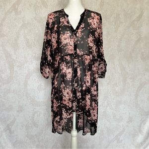 Women’s Black/Pink High-Low Top in a Plus Size 1.